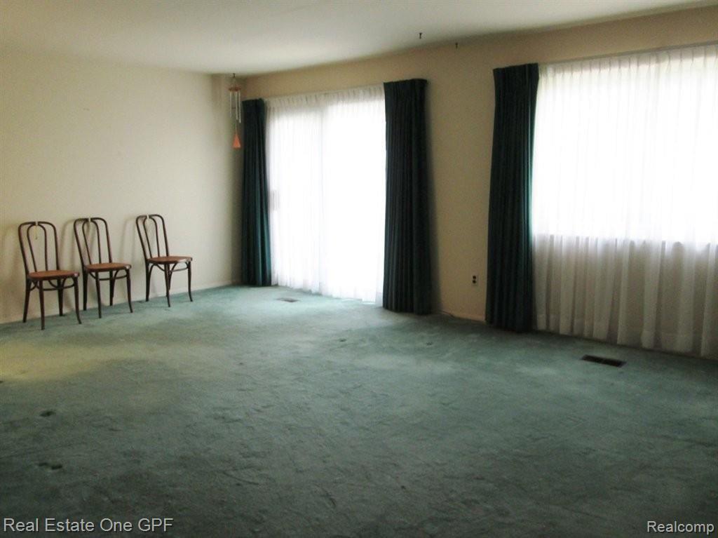 2266 Hillendale Drive, Unit 159 Rochester, MI 48309 - Photo 8 of 20 2266 Hillendale #8.JPG