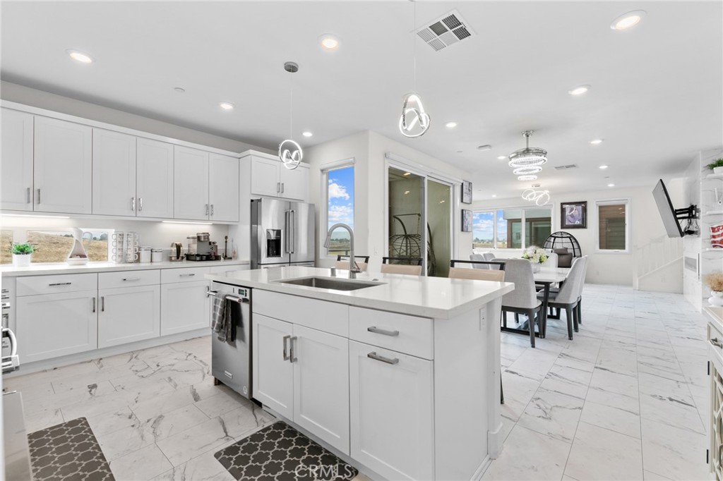 243 Waypoint Tustin, CA 92782 - Photo 12 of 27