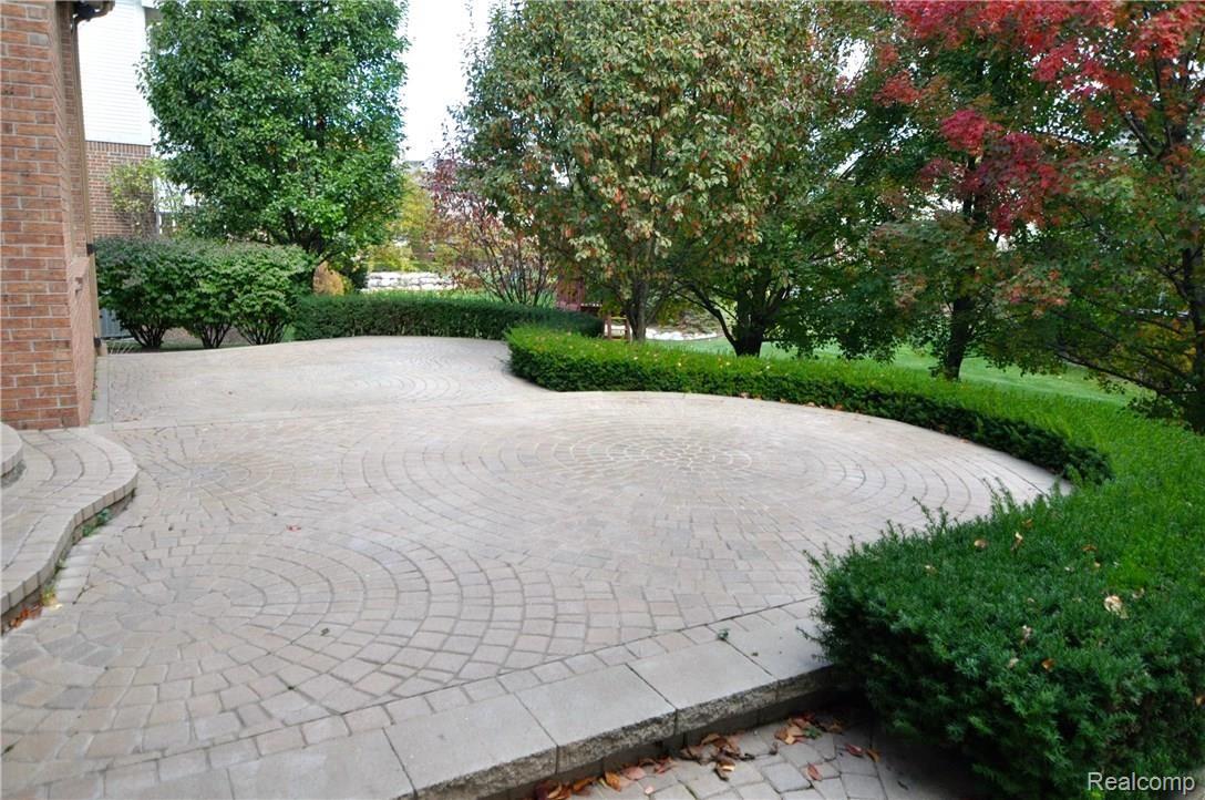 1232 Tulberry Circle Rochester, MI 48306 - Photo 8 of 48 DSC_0114.JPG