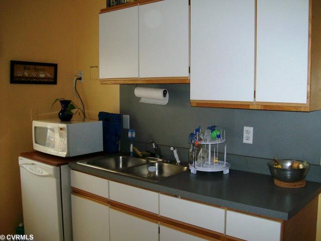 Kitchen - Other side of kitchen
