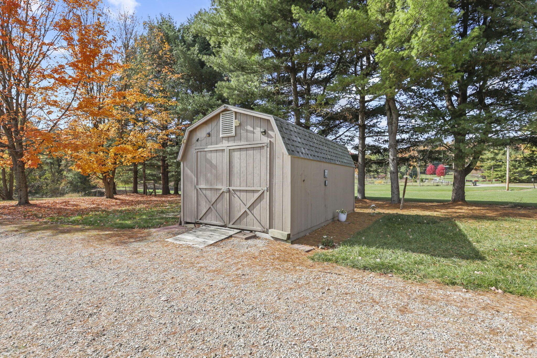 2782 James Road Granville, OH 43023 - Photo 9 of 42 Large storage shed
