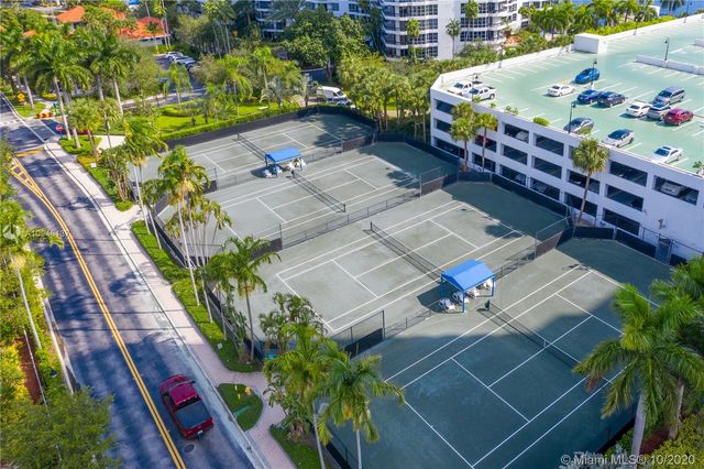 $670,000 | 3500 Mystic Pointe Drive, Unit LPH1, Aventura, FL 33180