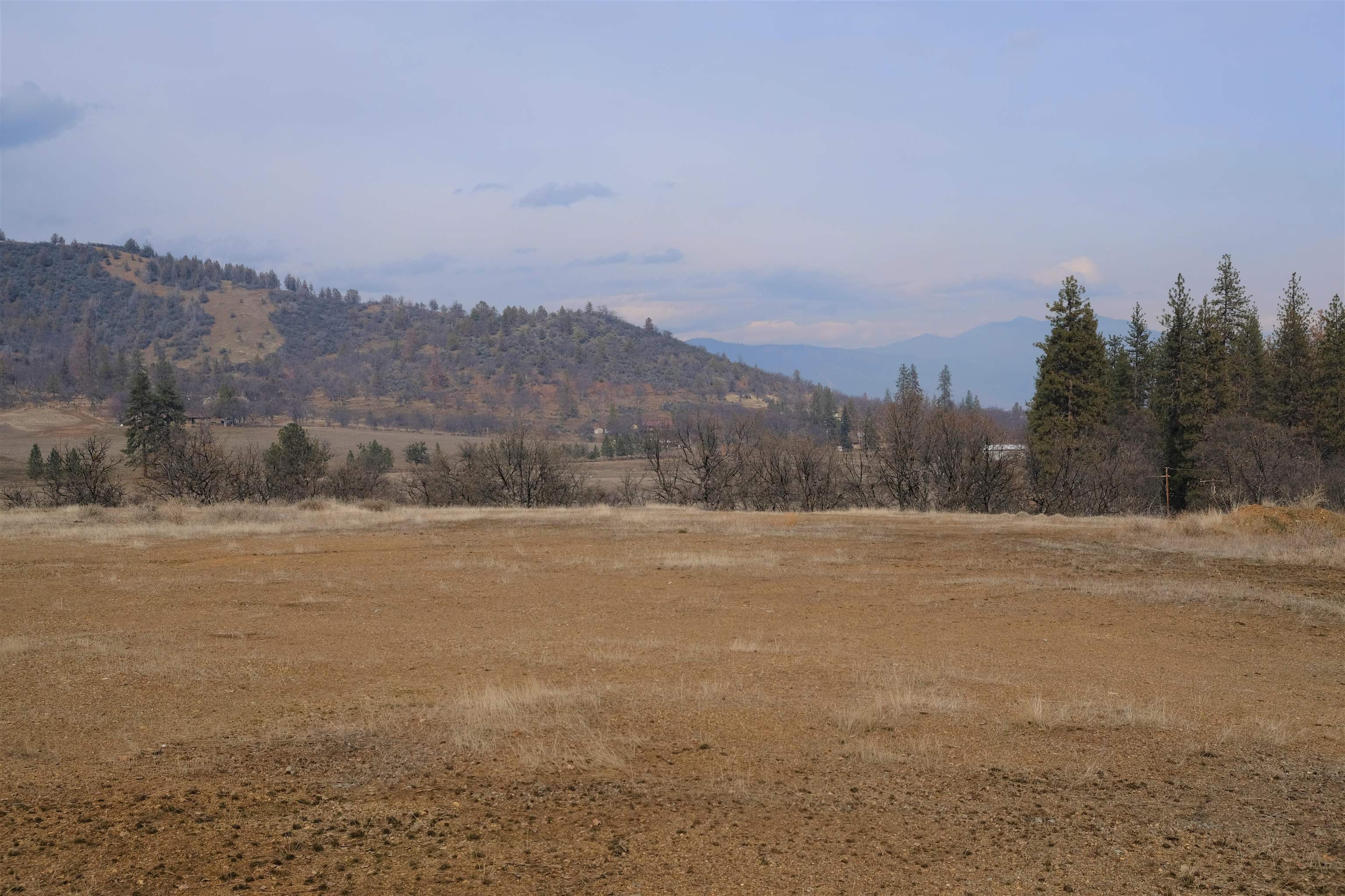 4902 Travis Heights Road Yreka, CA 96097 - Photo 7 of 32 Gallery Image 7