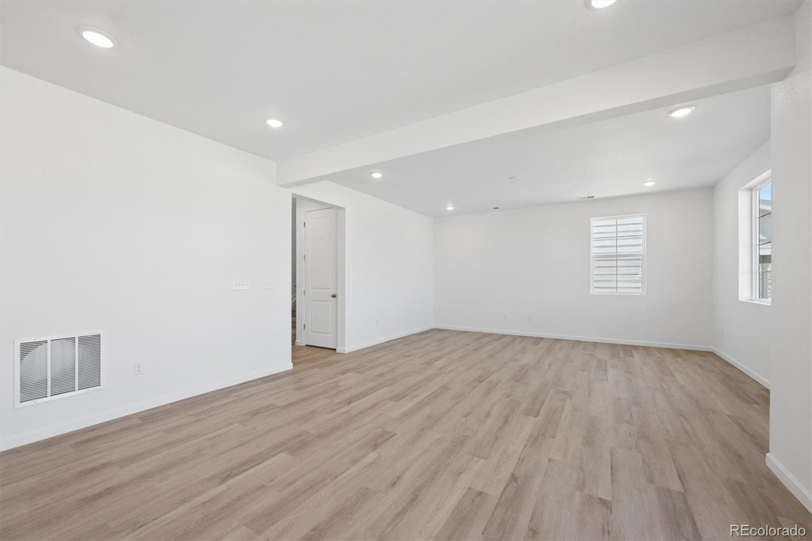 414 South Rifle Street Aurora, CO 80017 - Photo 11 of 22