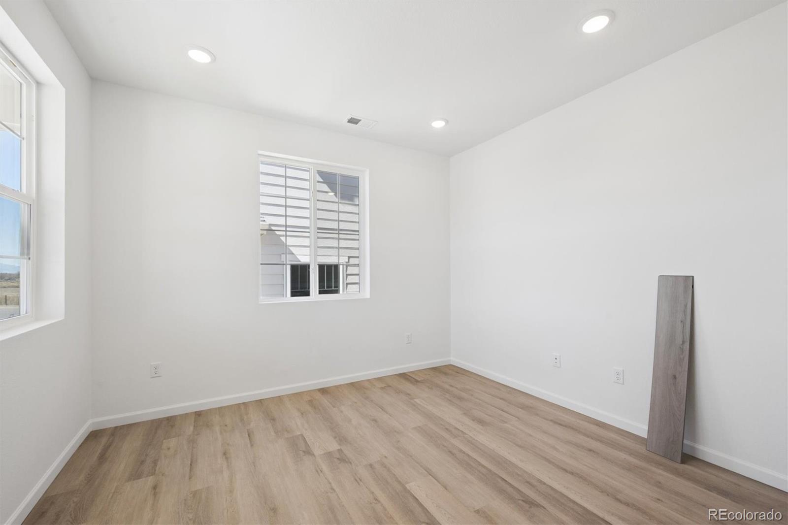 414 South Rifle Street Aurora, CO 80017 - Photo 4 of 22