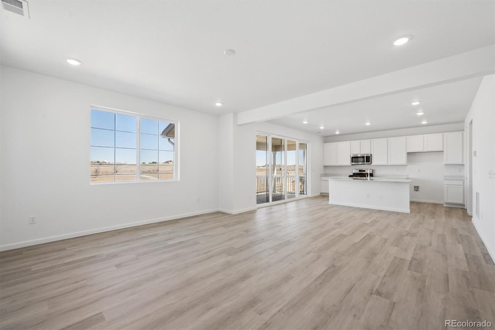 414 South Rifle Street Aurora, CO 80017 - Photo 6 of 22