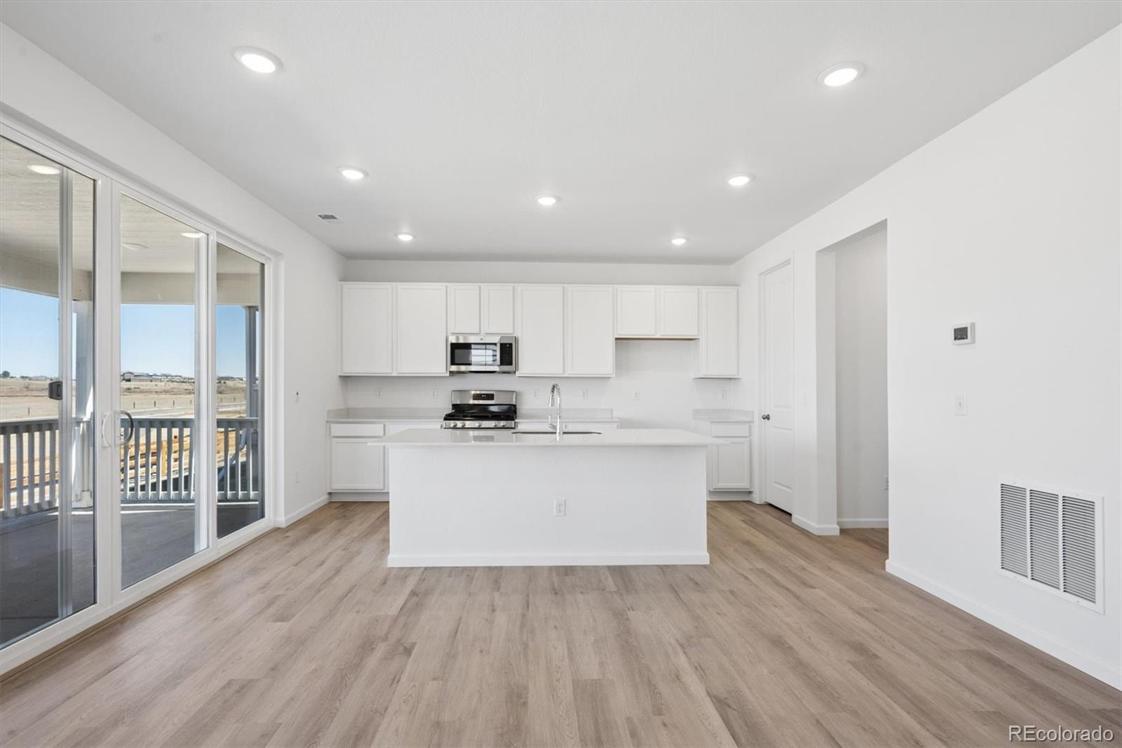 414 South Rifle Street Aurora, CO 80017 - Photo 8 of 22