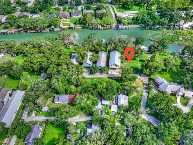 a view of a garden with flowers