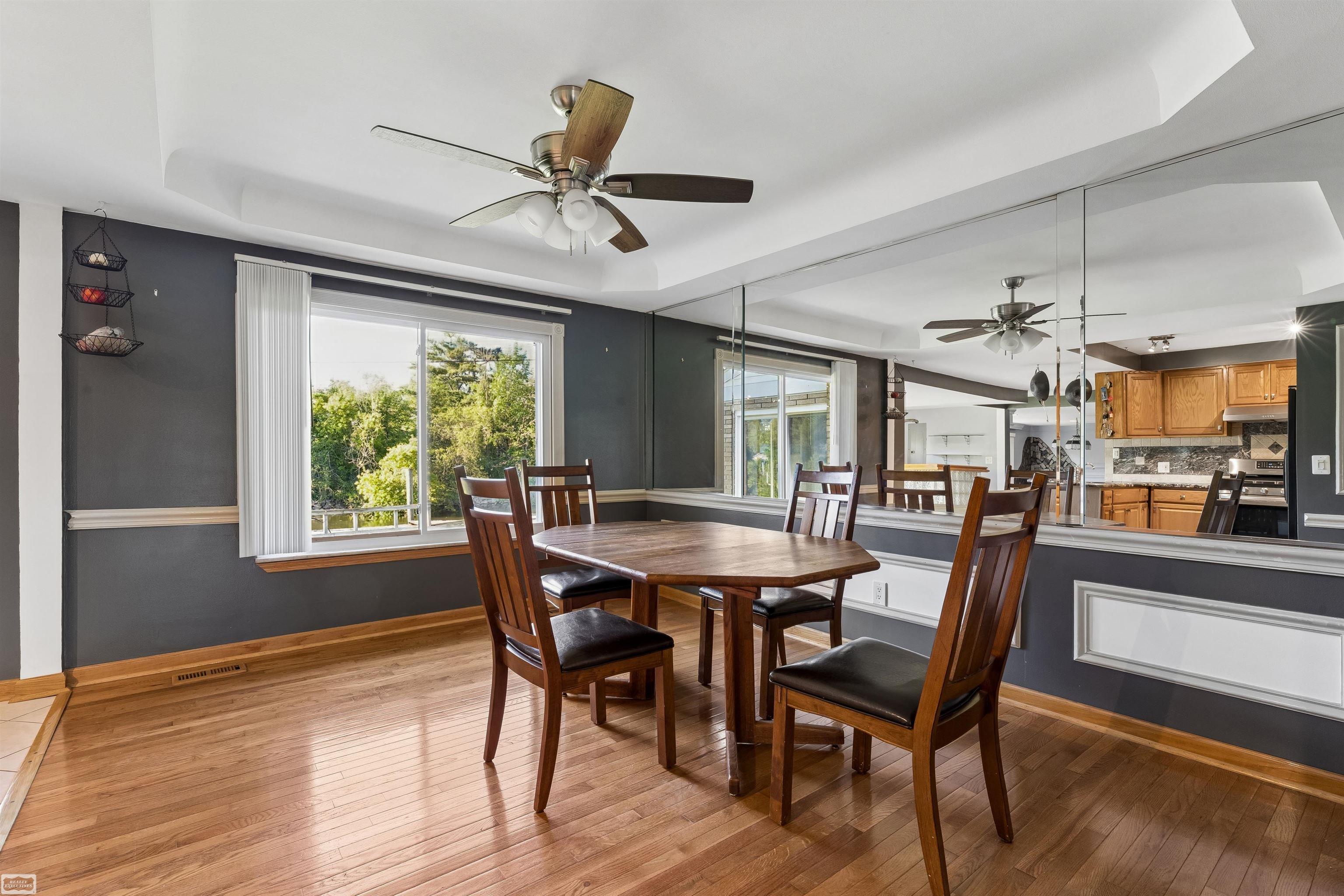 28697 South River Road Harrison Township, MI 48045 - Photo 13 of 41
