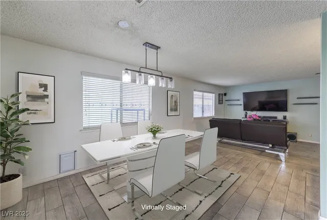 $440,000 | 581 Carleton Drive, Henderson, NV 89014