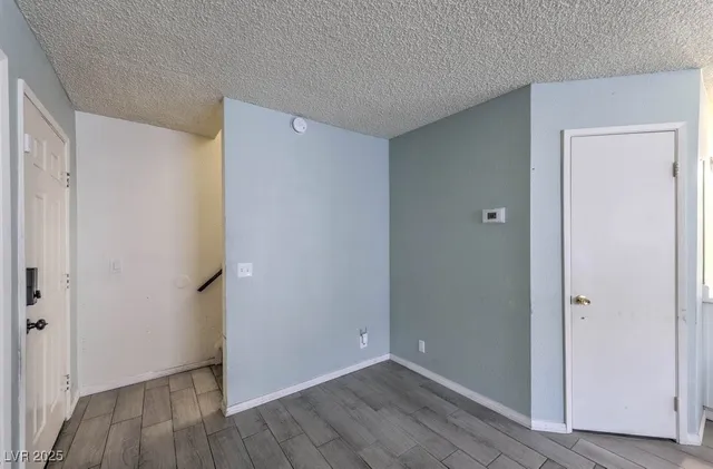 $440,000 | 581 Carleton Drive, Henderson, NV 89014