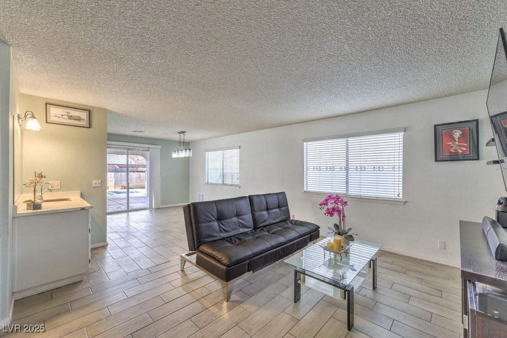 581 Carleton Drive Henderson, NV 89014 - Photo 6 of 30