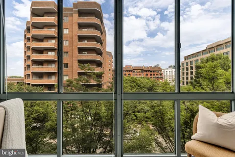 $415,000 | 1050 North Taylor Street, Unit 1404, Arlington, VA 22201