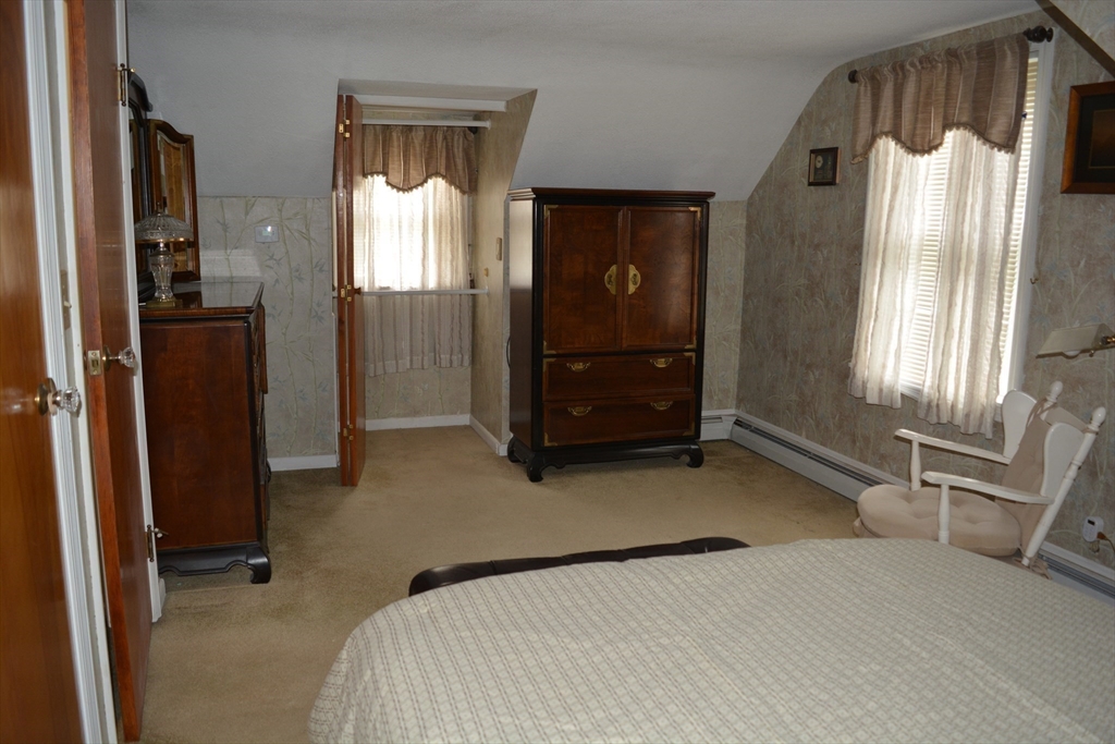 20 Exeter Street West Springfield, MA 01089 - Photo 28 of 42