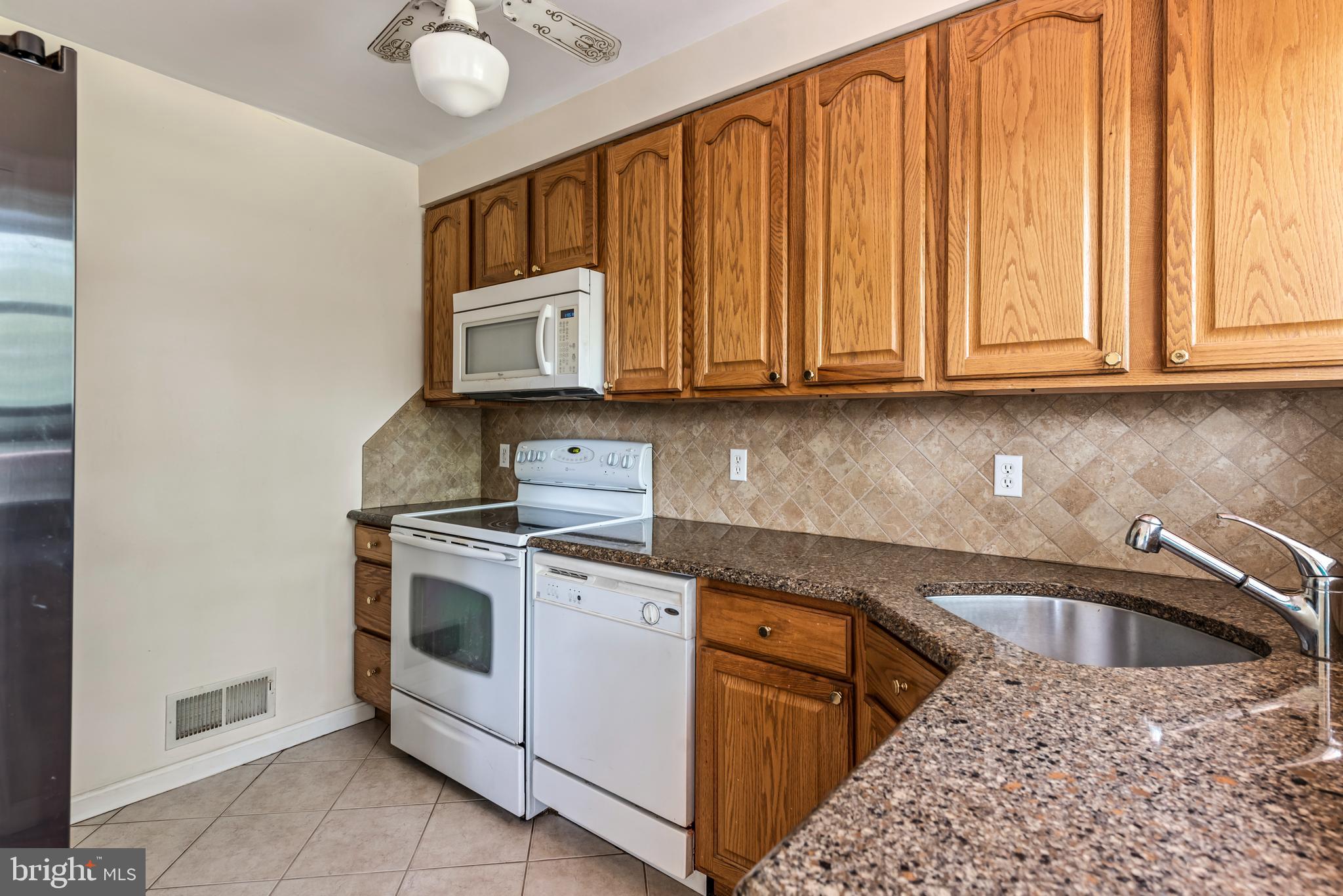 11301 Kenton Place Silver Spring, MD 20902 - Photo 2 of 37 Gallery Image 2