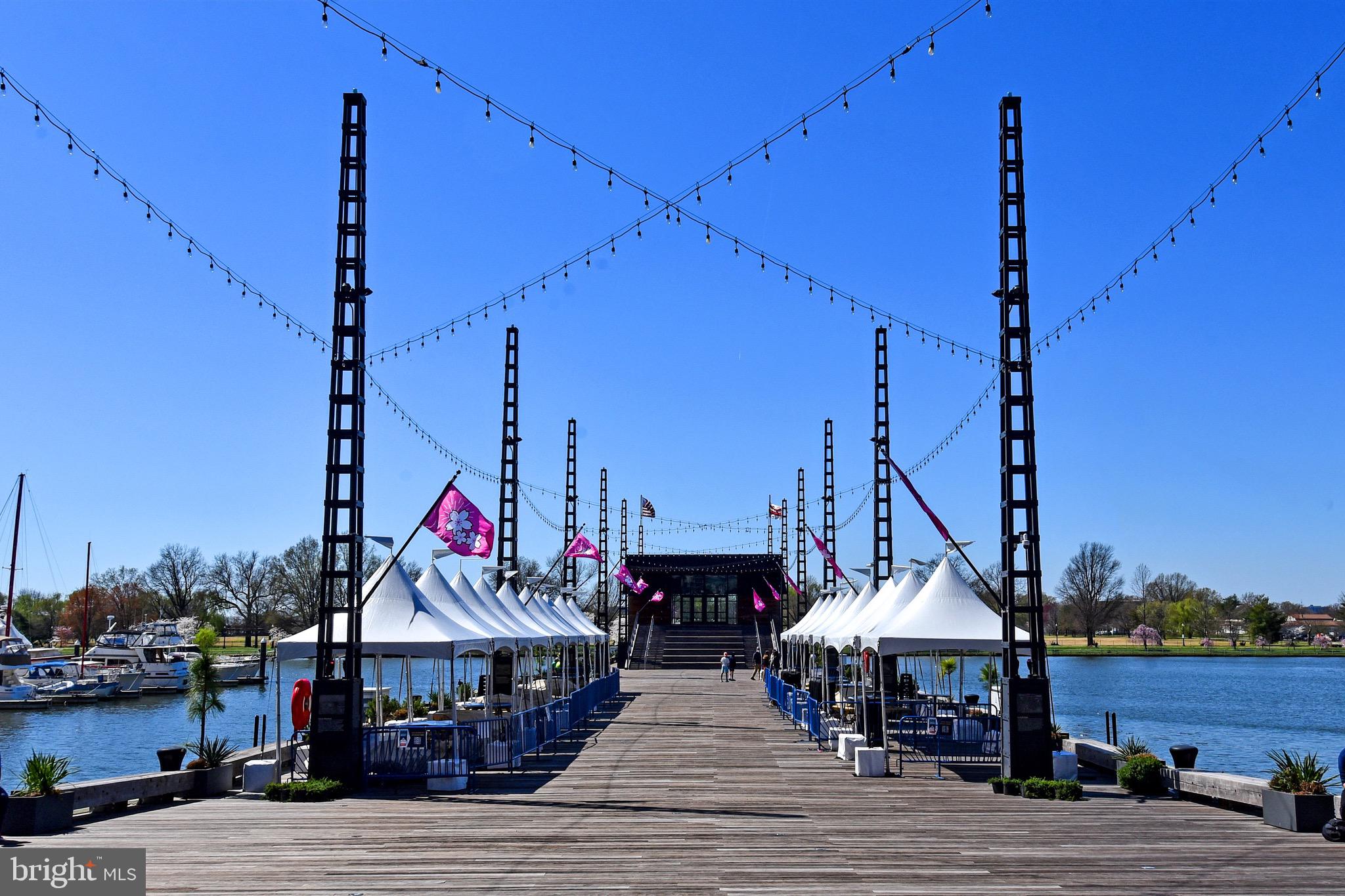 429 N Street Southwest, Unit S607 Washington, DC 20024 - Photo 43 of 55 a view of a chairs and table on the deck
