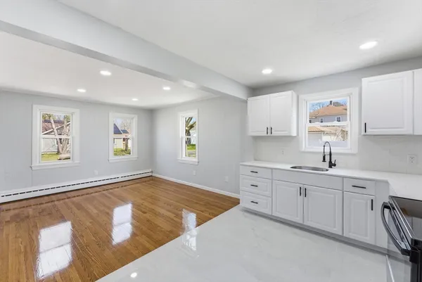 $339,900 | 21 Wrona Street, Springfield, MA 01151