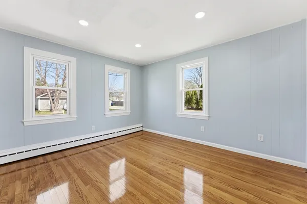 $339,900 | 21 Wrona Street, Springfield, MA 01151