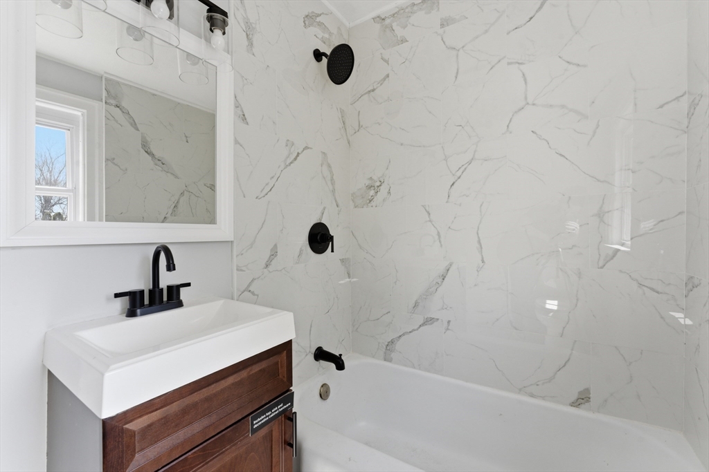 21 Wrona Street Springfield, MA 01151 - Photo 23 of 37