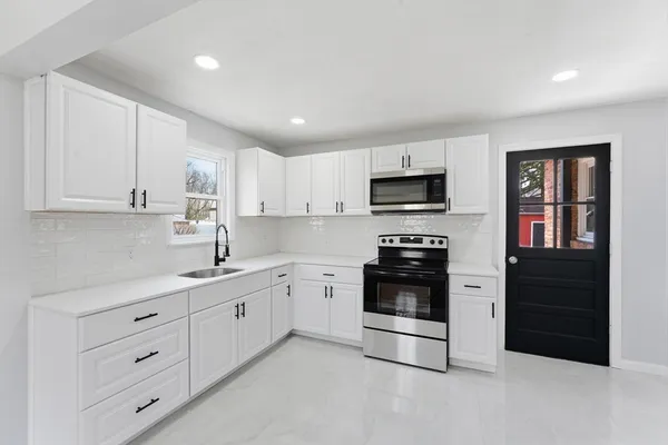 $339,900 | 21 Wrona Street, Springfield, MA 01151