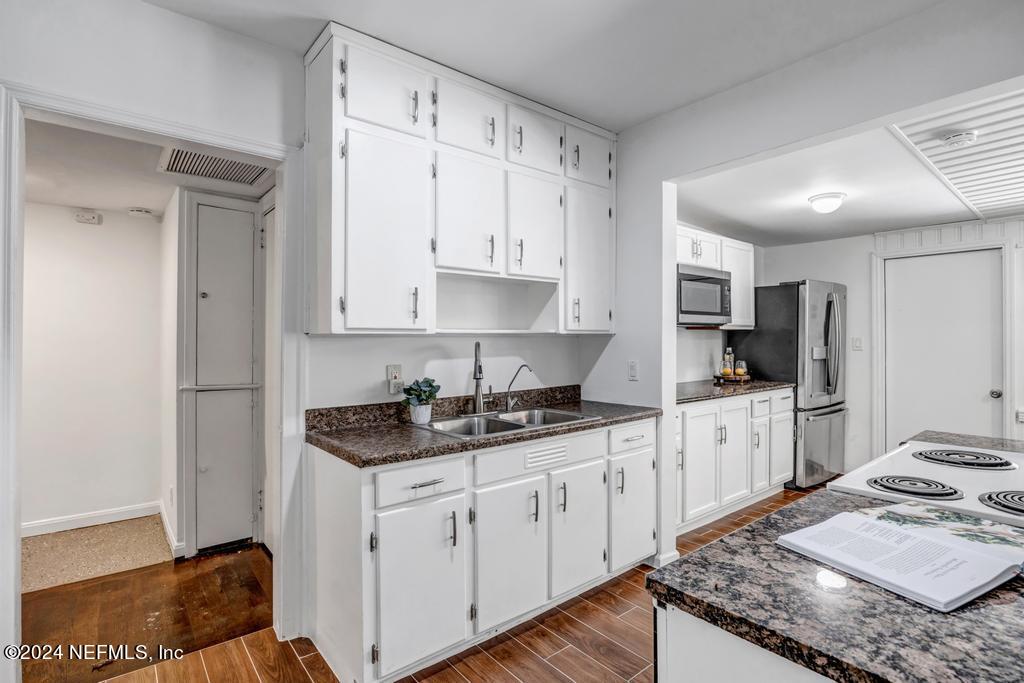 3304 Claremont Road Jacksonville, FL 32207 - Photo 14 of 33 3304 Claremont-17