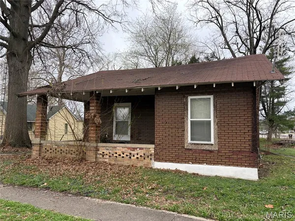 $39,900 | 333 North Dye Street, Virden, IL 62690