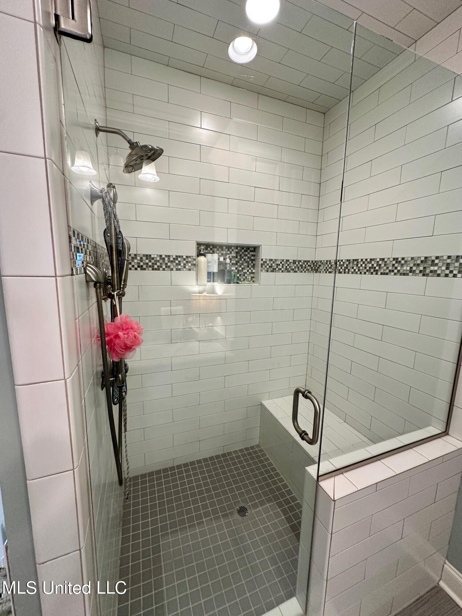 531 Laughlin Road Cleveland, MS 38732 - Photo 14 of 30 I- Bathroom 3s