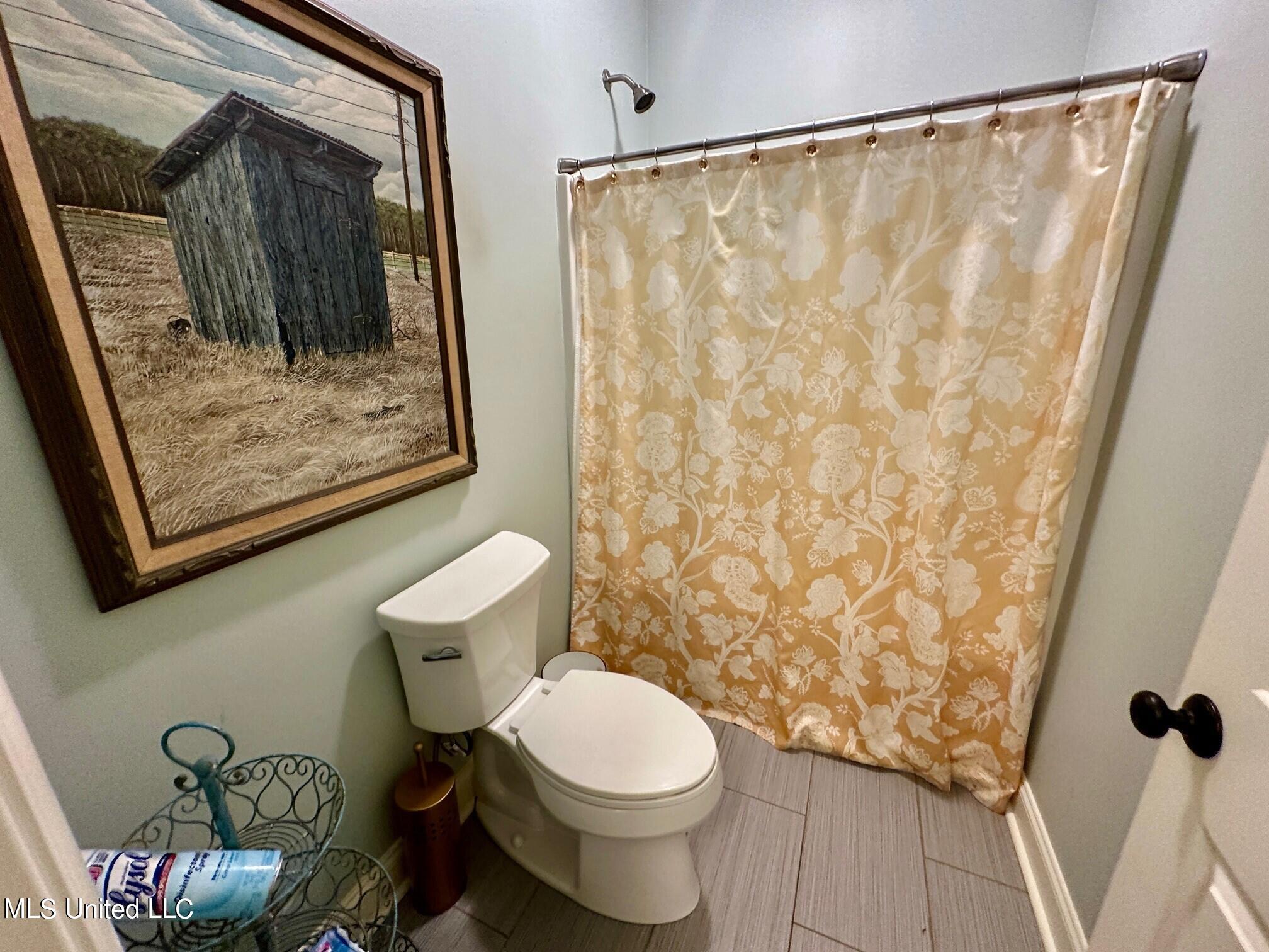 531 Laughlin Road Cleveland, MS 38732 - Photo 18 of 30 I- Bathroom 2