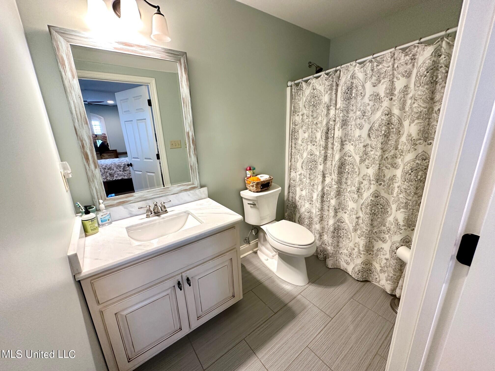 531 Laughlin Road Cleveland, MS 38732 - Photo 23 of 30 I- Bathroom 1
