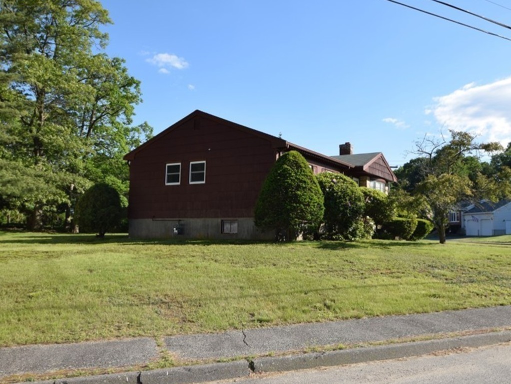 7 Niles Road Randolph, MA 02368 - Photo 3 of 30 Gallery Image 3