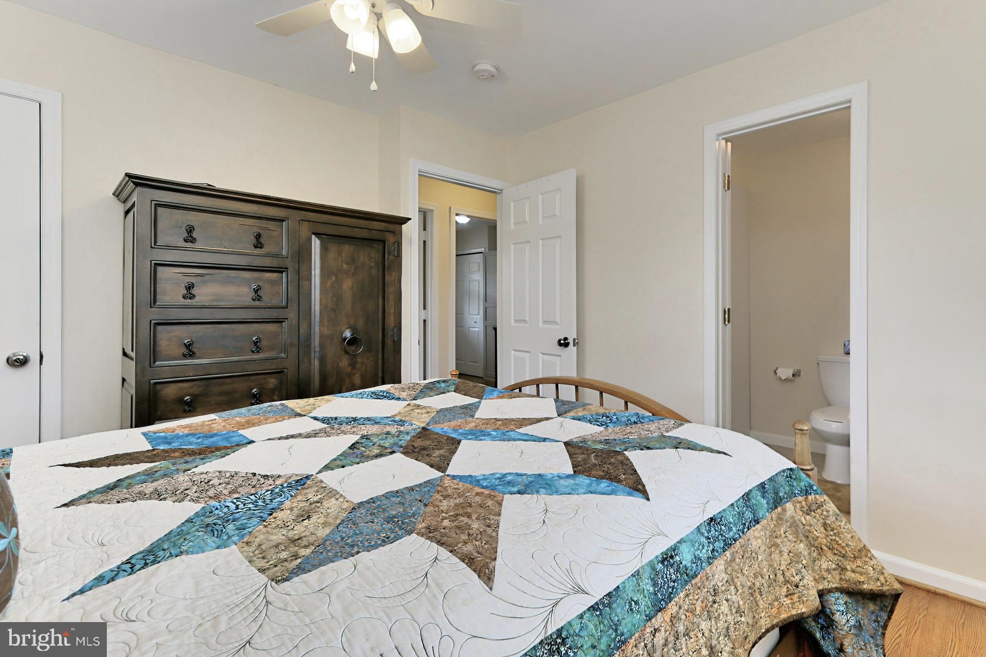 1019 South Hoga Road Sterling, VA 20164 - Photo 16 of 38 Gallery Image 16