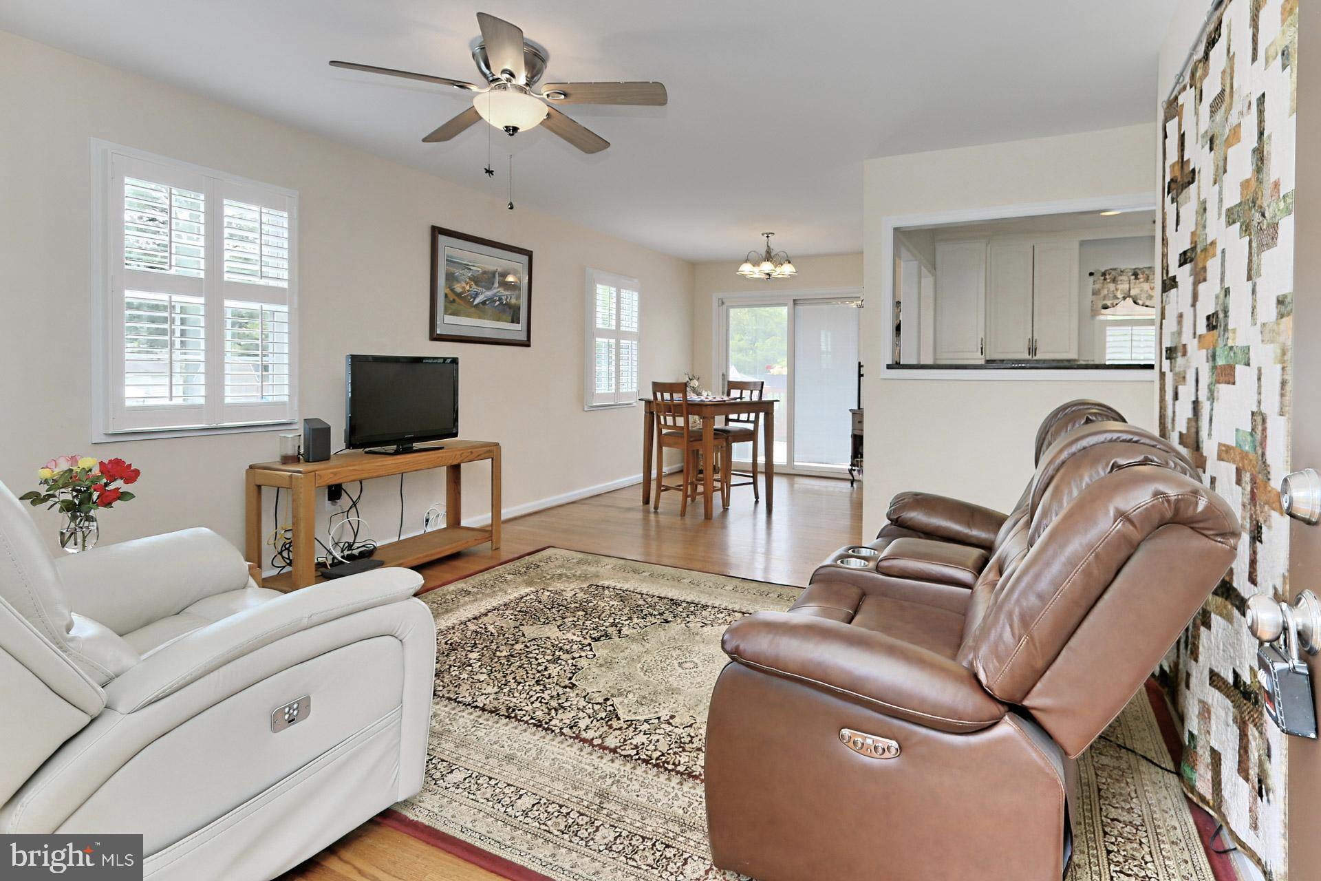 1019 South Hoga Road Sterling, VA 20164 - Photo 5 of 38 Gallery Image 5