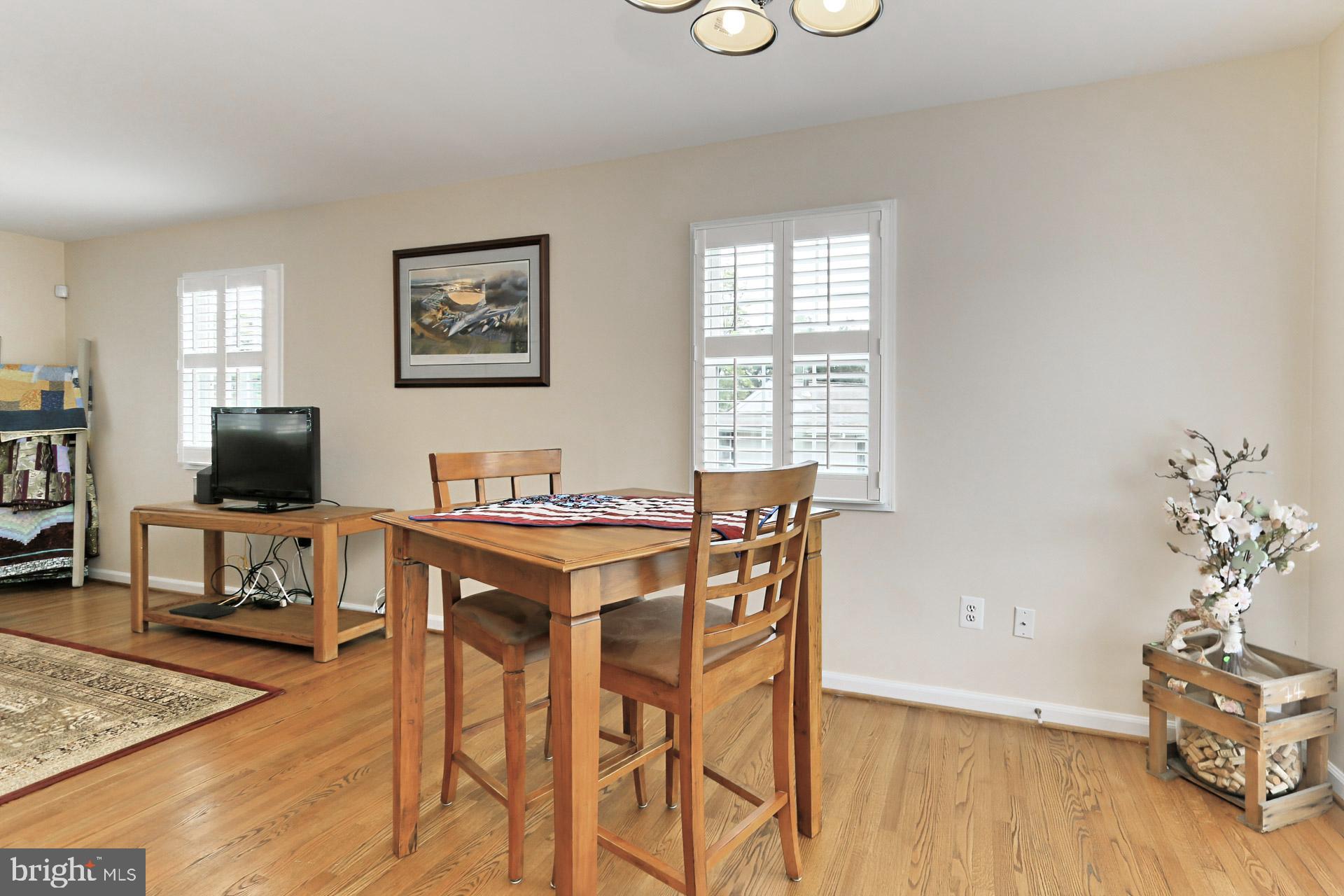 1019 South Hoga Road Sterling, VA 20164 - Photo 10 of 38 Gallery Image 10