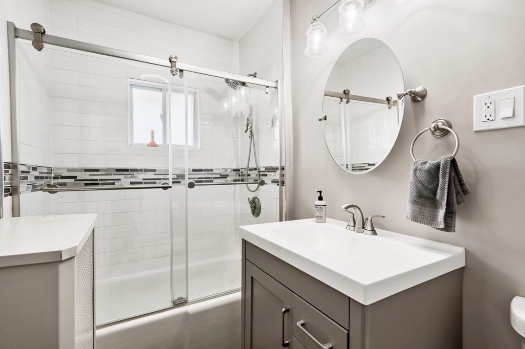 13-15 Laurel Road Milton, MA 02186 - Photo 19 of 36 Gallery Image 19