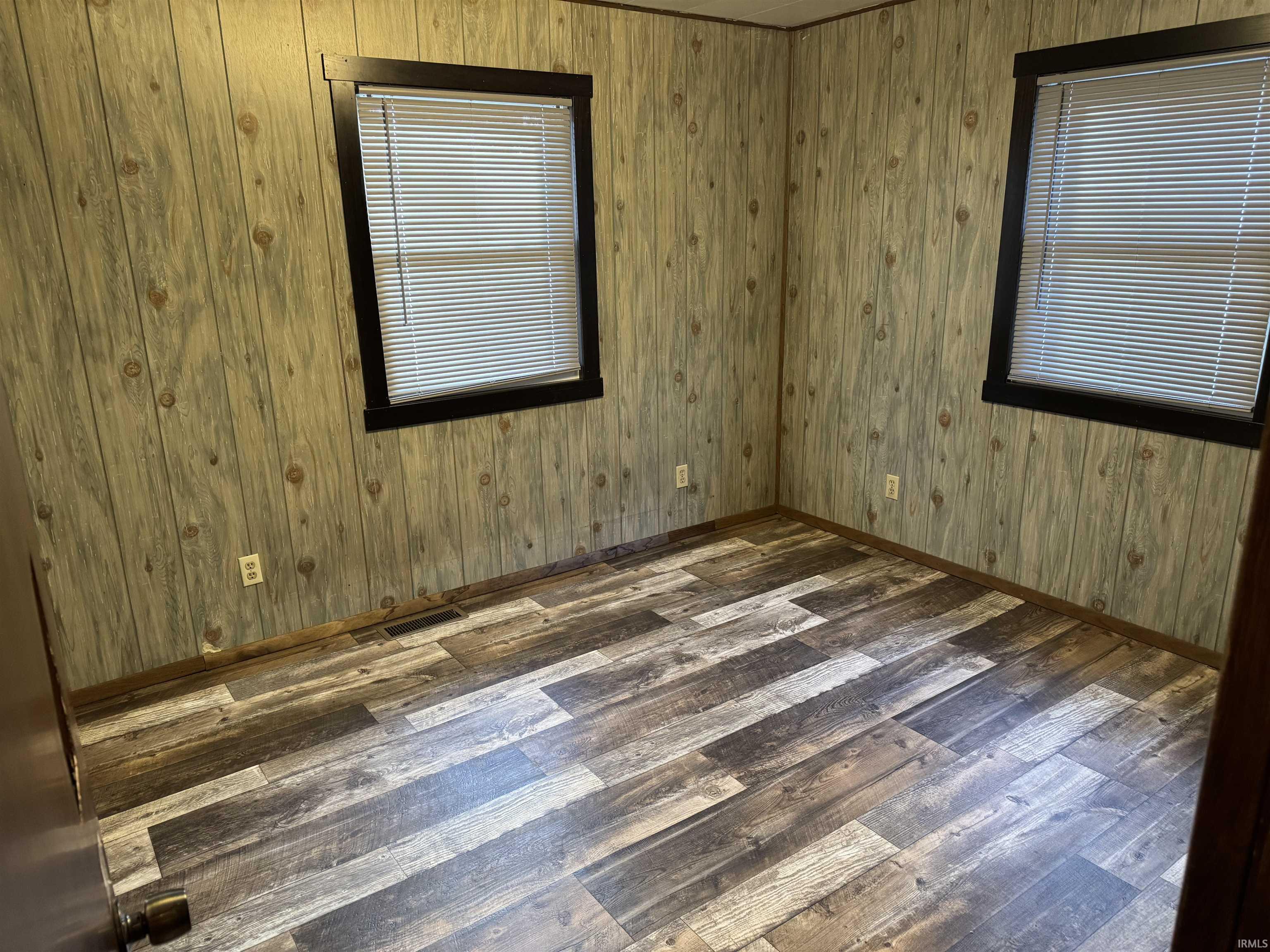 2418 East 550 North Rochester, IN 46975 - Photo 12 of 16