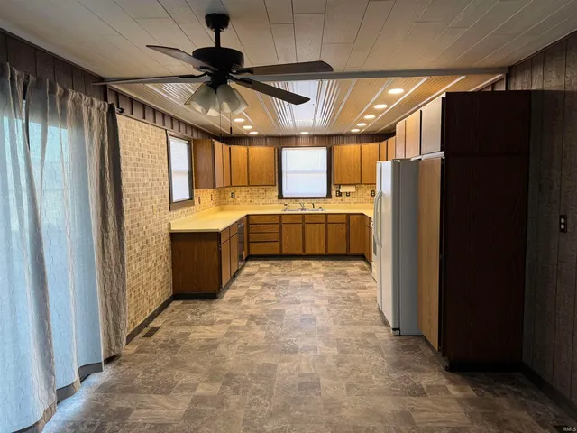 $1,700 | 2418 East 550 North, Rochester, IN 46975