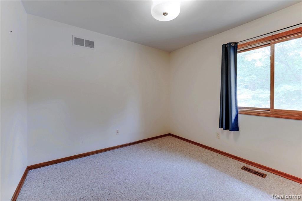 3696 Alida Avenue Rochester Hills, MI 48309 - Photo 26 of 45