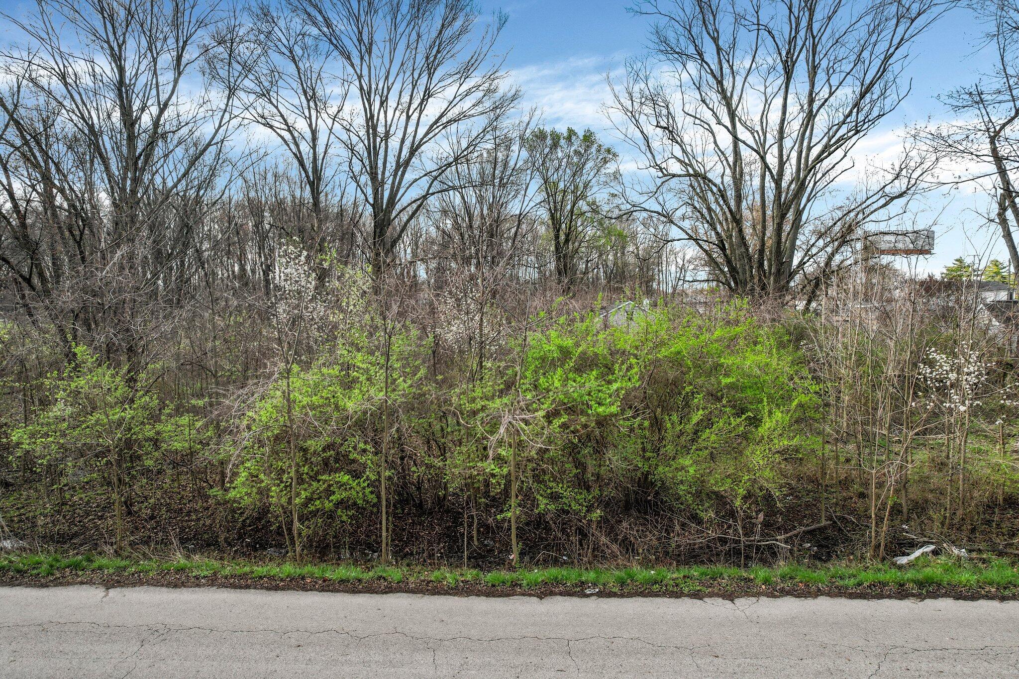 2511 Chester Road Columbus, OH 43231 - Photo 2 of 16 2-web-or-mls-2511-chester-road