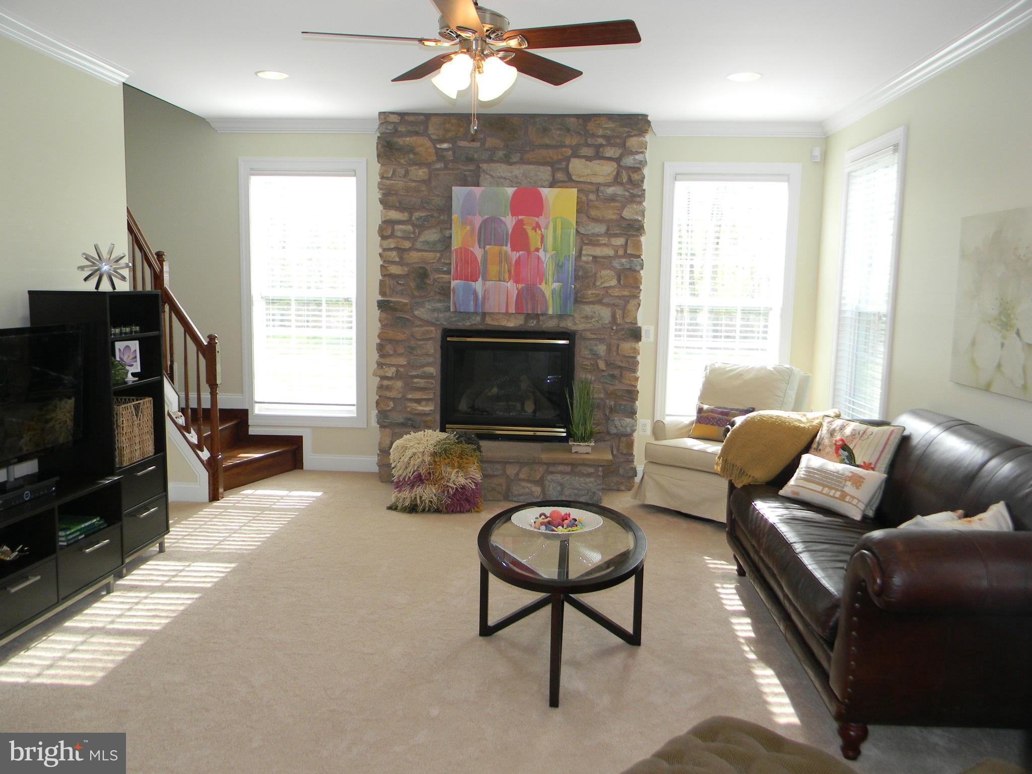8900 Brooks Farm Road Bel Alton, MD 20611 - Photo 15 of 28 Living Room