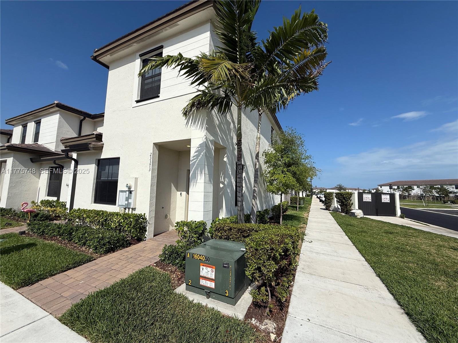 23373 Southwest 129th Path, Unit 23373 Homestead, FL 33032 - Photo 2 of 24