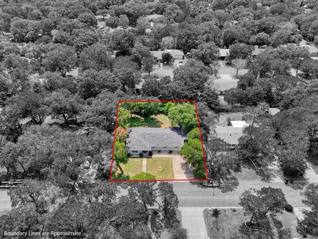 4600 Cedar Mountain Drive Waco, TX 76708 - Photo 32 of 33 an aerial view of a house with a yard