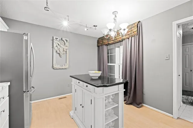 $330,000 | 6735 West 108th Terrace, Overland Park, KS 66211