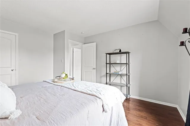 $330,000 | 6735 West 108th Terrace, Overland Park, KS 66211