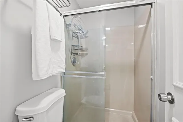 $330,000 | 6735 West 108th Terrace, Overland Park, KS 66211