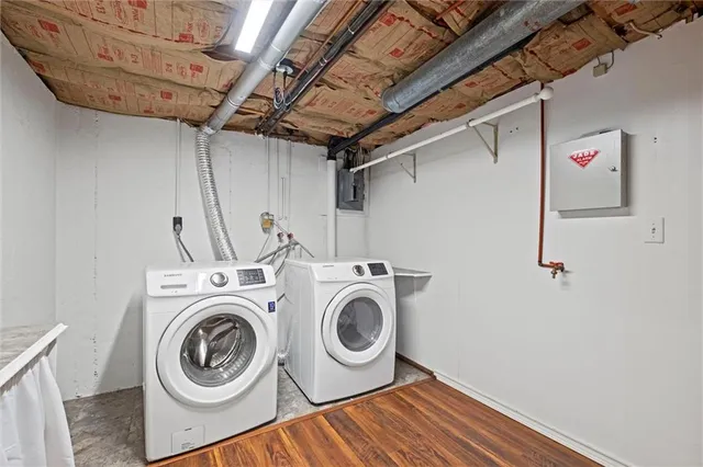 $330,000 | 6735 West 108th Terrace, Overland Park, KS 66211