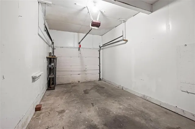 $330,000 | 6735 West 108th Terrace, Overland Park, KS 66211