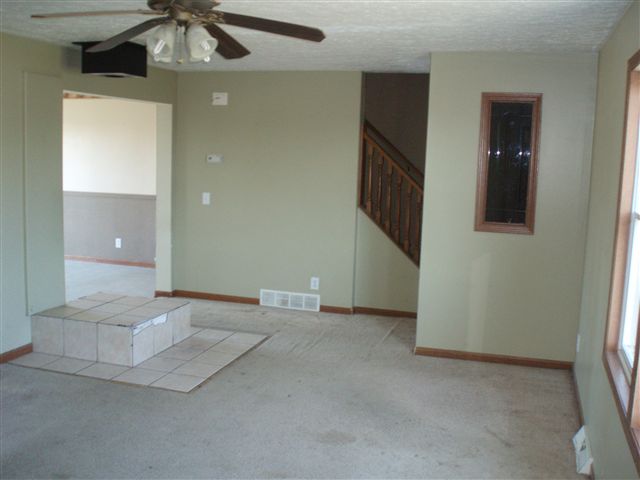 5686 Hessen Road Casco, MI 48064 - Photo 14 of 30 livingroom