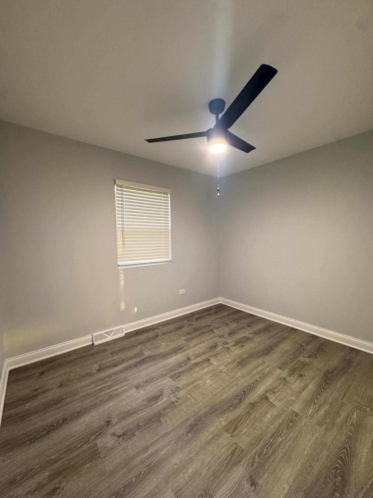 2014 Matthews Place Gary, IN 46406 - Photo 12 of 18 1500x2000