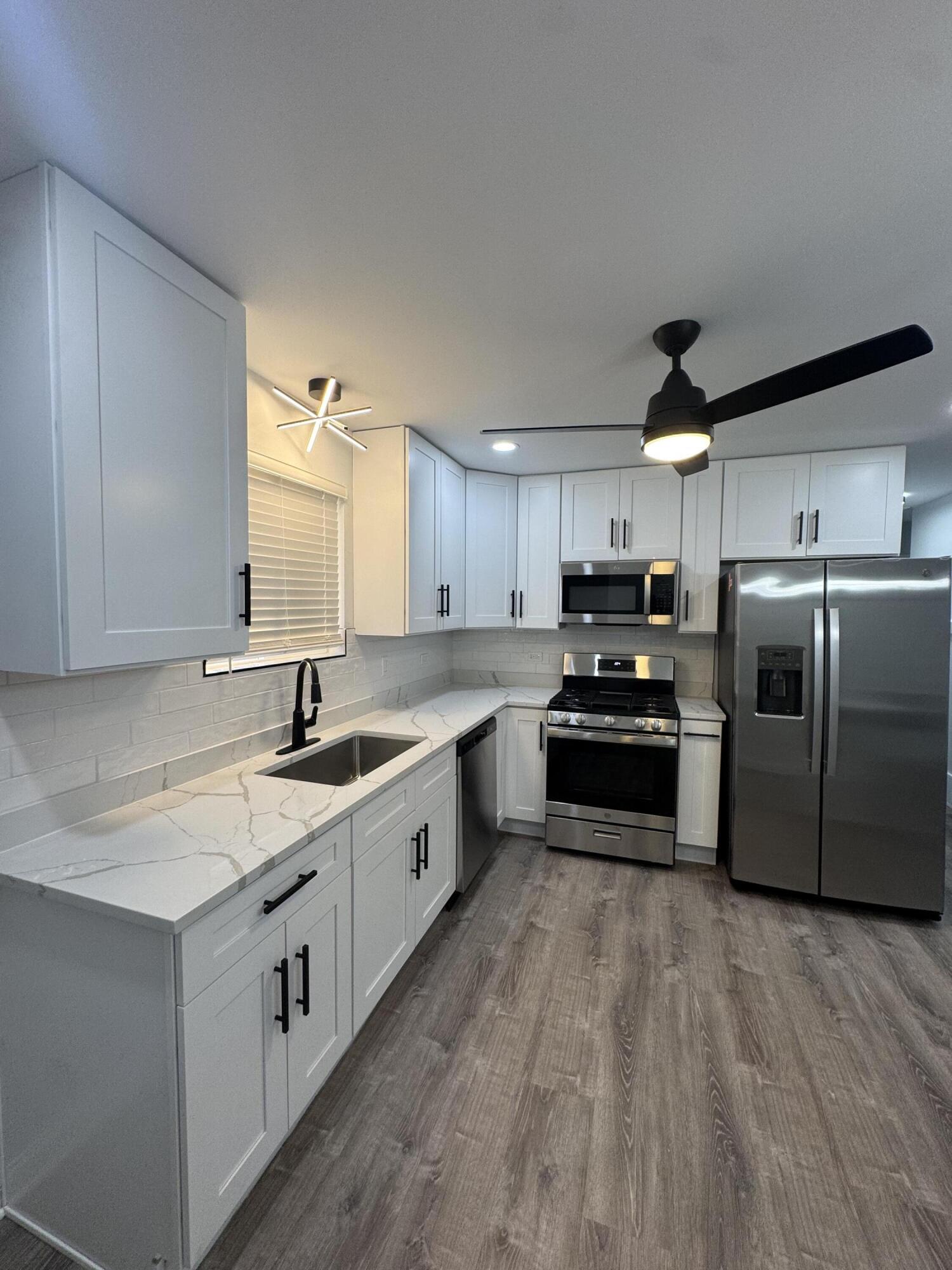 2014 Matthews Place Gary, IN 46406 - Photo 5 of 18 1500x2000