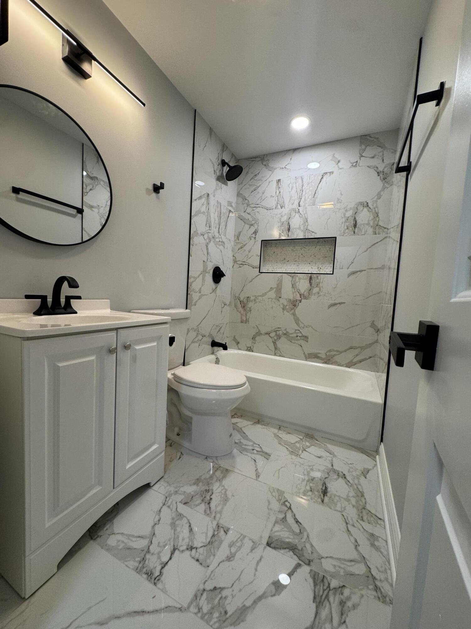 2014 Matthews Place Gary, IN 46406 - Photo 8 of 18 1500x2000